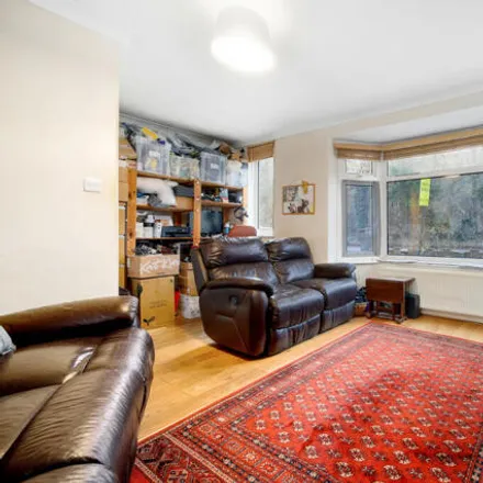 Image 5 - Epping Glade, London, E4 7PQ, United Kingdom - Duplex for sale