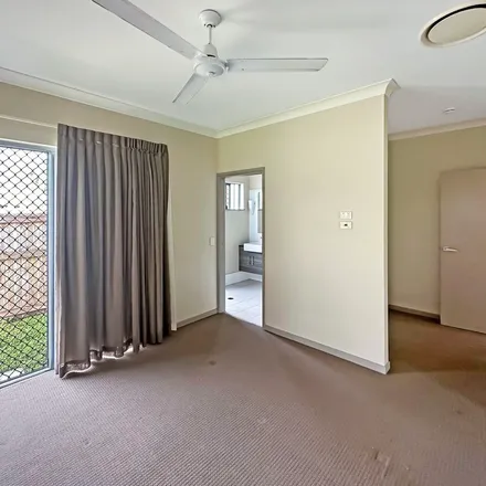 Image 3 - Mia Close, Kewarra Beach QLD 4879, Australia - Apartment for rent