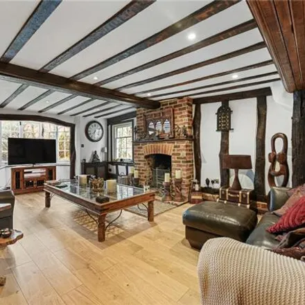 Image 7 - Pinnerwood Cottage, Albury Drive, London, HA5 3RH, United Kingdom - House for sale