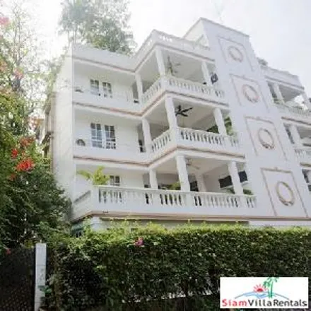 Rent this 3 bed house on Khlong Toei