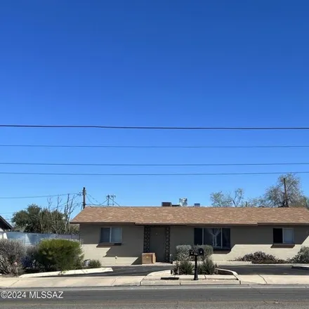 Buy this studio house on Pima Street Baptist Church in North Rosemont Boulevard, Tucson