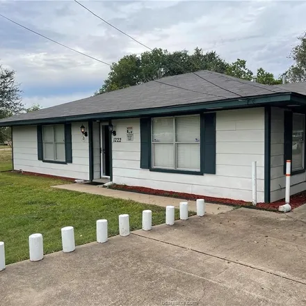 Buy this 3 bed house on 1200 West Washington Avenue in Navasota, TX 77868