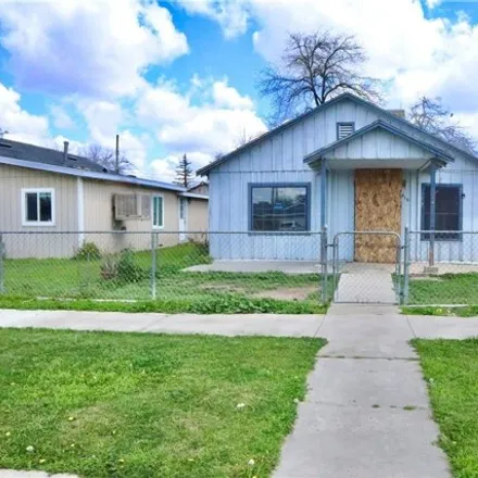Buy this 2 bed house on Tulare Santa Fe Trail in Tulare, CA 93274