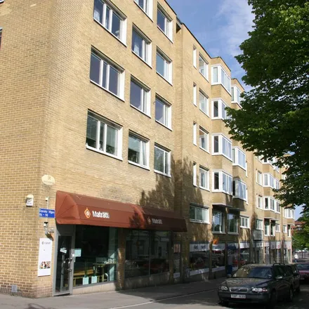 Rent this 4 bed apartment on Danska Vägen 86 in 416 59 Gothenburg, Sweden