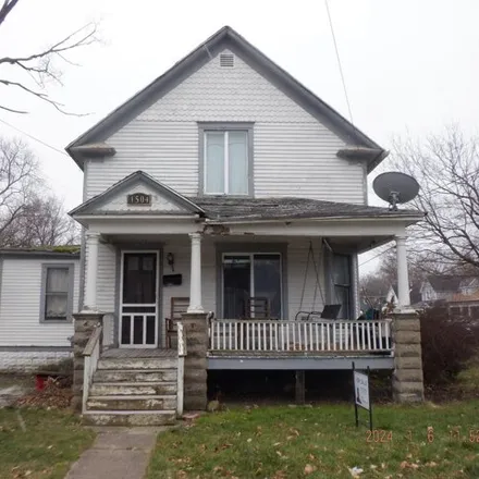 Buy this 3 bed house on 1512 Washington Avenue in Kalamazoo, MI 49001