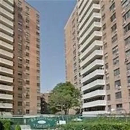 Buy this studio apartment on Brighton Towers in 50 Brighton 1st Road, New York