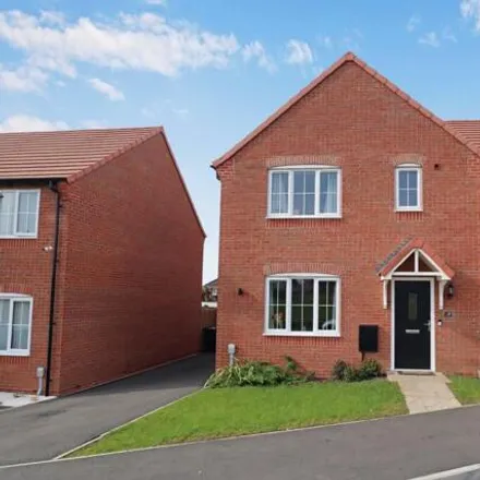 Buy this 5 bed house on unnamed road in Nuneaton, CV11 6ZR