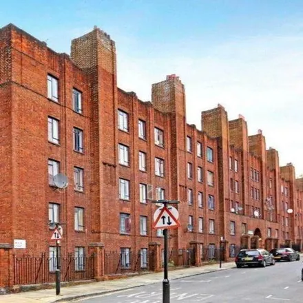 Rent this 3 bed apartment on Charles Rowan House in Margery Street, Angel