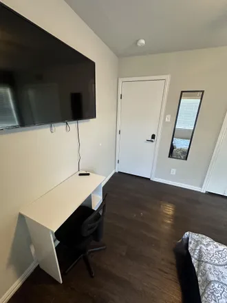 Rent this 2 bed room on Dallas