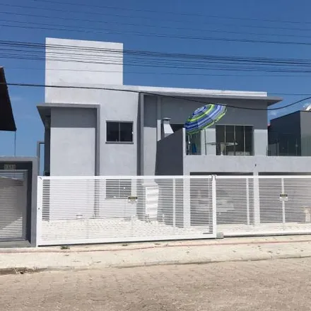 Rent this 5 bed house on Avenida Rubi in Mariscal, Bombinhas - SC