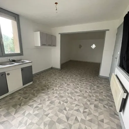 Rent this 2 bed apartment on Camping de la Vallée de l'Avre in 8 Rue de Hailles, 80110 Moreuil