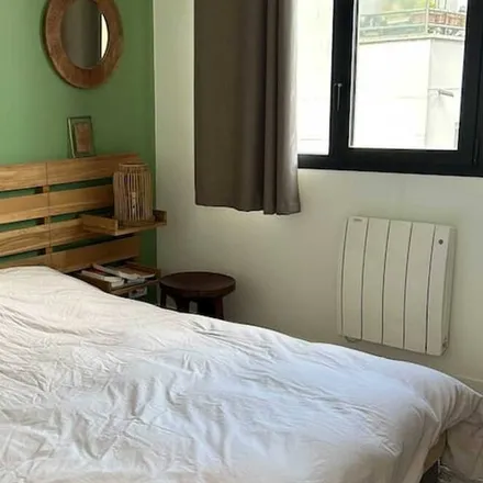Rent this 3 bed apartment on Asnières-sur-Seine in Rue Denis Papin, 92600 Asnières-sur-Seine