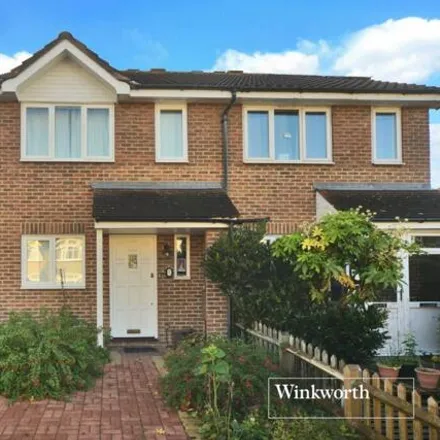 Buy this 2 bed townhouse on Malden Road in London, SM3 8QF