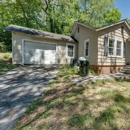 Image 2 - 3745 Bonny Oaks Dr, Chattanooga, Tennessee, 37406 - House for sale