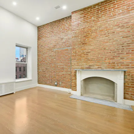 Rent this 3 bed apartment on 122 East 27th Street in New York, NY 10016