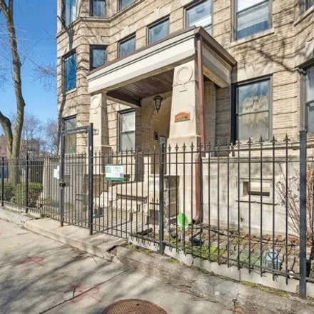 Buy this 3 bed condo on 640-642 East 50th Street in Chicago, IL 60615