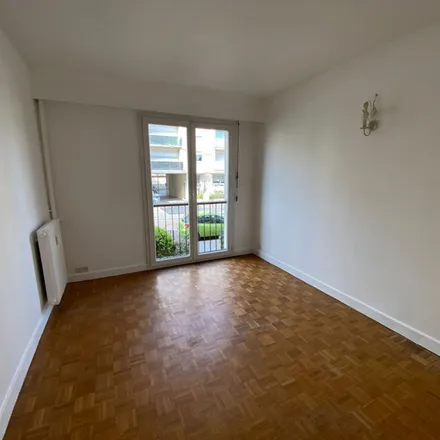 Image 5 - 1 Rue Antoine Coysevox, 78000 Versailles, France - Apartment for rent