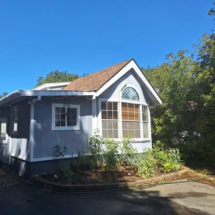 Buy this studio apartment on 165 Outer Drive in Florence, OR 97439