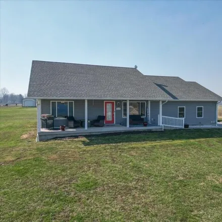 Buy this 3 bed house on unnamed road in Williamson County, IL