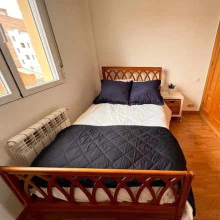 Rent this 1 bed room on Madrid in Calle de Guzmania, 7