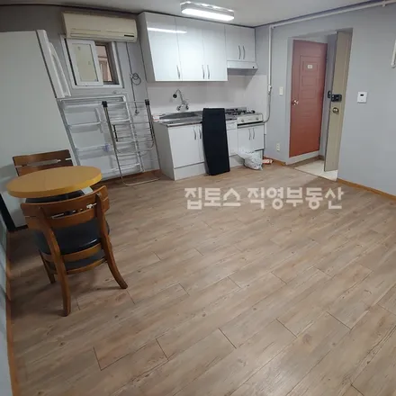 Rent this studio apartment on 서울특별시 서대문구 홍은동 270-1