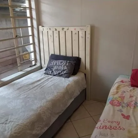 Rent this 3 bed townhouse on Suikerbos Road in Doornpoort, Gauteng
