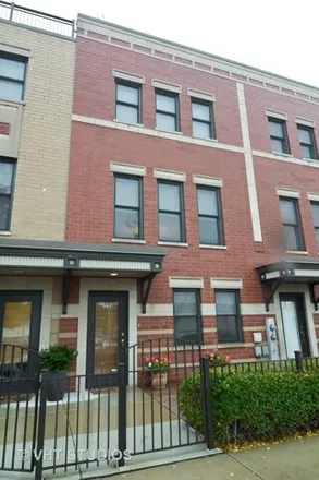 Rent this 3 bed house on 661 West Hobbie Street in Chicago, IL 60610