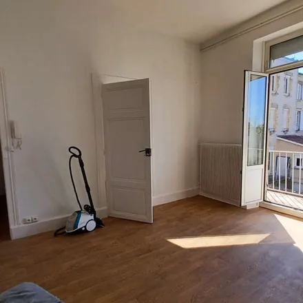 Image 7 - 4 Rue Mirabeau, 47000 Agen, France - Apartment for rent
