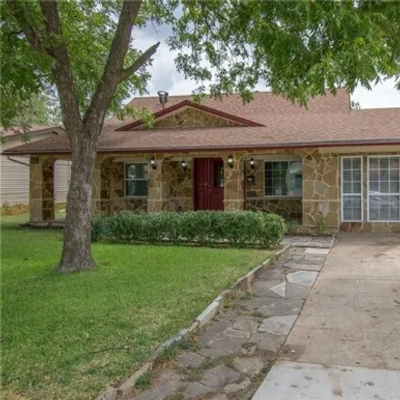 Rent this 4 bed house on 2356 Ridgedale Drive in Carrollton, TX 75006