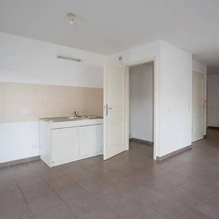 Rent this 3 bed apartment on 9 Impasse de Dimbsthal in 67200 Strasbourg, France