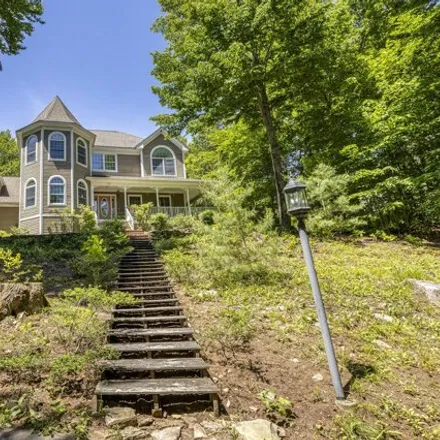 Buy this 5 bed house on 20 Inverness Rd in Falmouth, Maine