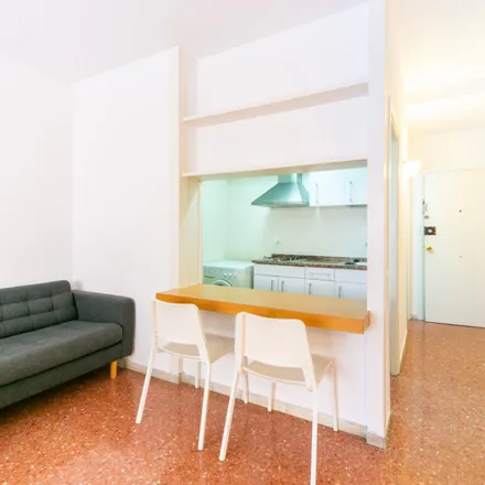 Image 4 - Carrer de Joaquín Costa, 64, 08001 Barcelona, Spain - Apartment for rent