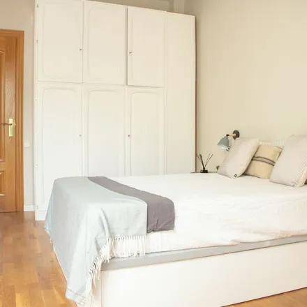 Image 9 - Carrer de Girona, 96, 08009 Barcelona, Spain - Apartment for rent