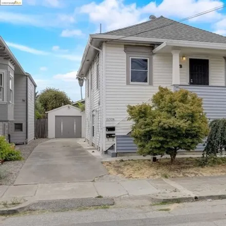 Buy this 4 bed house on 1039 57th Street in Oakland, CA 94608