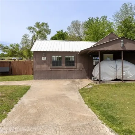 Buy this 1 bed house on 926 South 12th Street in Collinsville, OK 74021