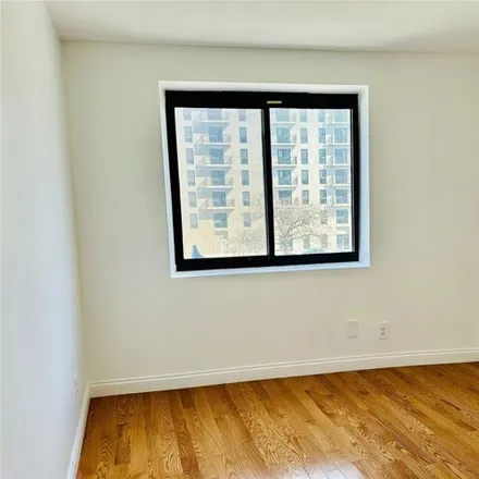 Image 7 - 70-08 Queens Boulevard, New York, NY 11377, USA - Condo for rent