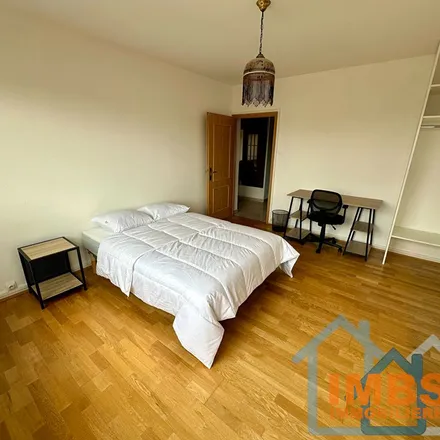 Rent this 4 bed apartment on 11 Rue du Rossignol in 67026 Strasbourg, France