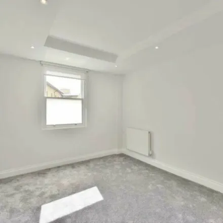 Image 5 - 4 Fleming Close, London, W9 2AT, United Kingdom - Apartment for rent