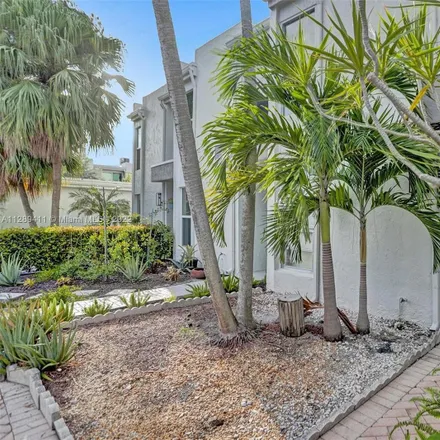 Image 2 - 671 Cypress Lane, Wilton Manors, FL 33305, USA - Townhouse for sale