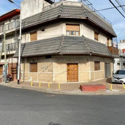 Buy this 4 bed house on Avenida General Roca 1402 in Crucecita, 1870 Avellaneda
