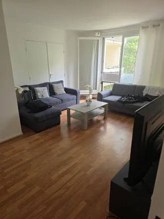 Rent this 4 bed apartment on 159 Rue Emile Zola in 92600 Asnières-sur-Seine, France