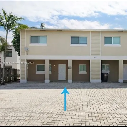 Image 1 - 668 Northwest 10th Terrace, Fort Lauderdale, FL 33311, USA - Townhouse for rent