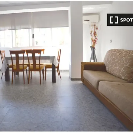 Rent this 3 bed apartment on Amistat in Carrer dels Sants Just i Pastor, 46021 Valencia