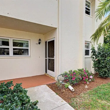 Buy this 2 bed condo on unnamed road in Venice, FL 34292