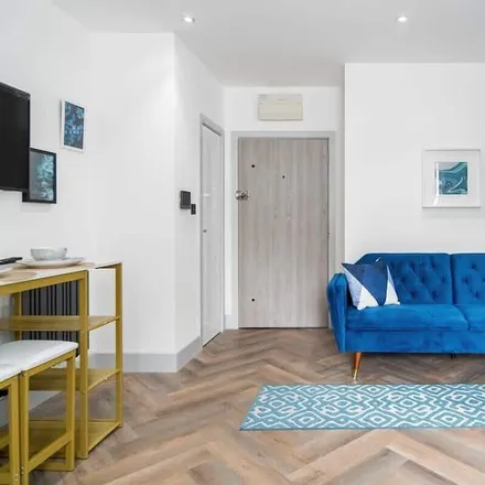 Image 6 - London, RM7 9QD, United Kingdom - Apartment for rent
