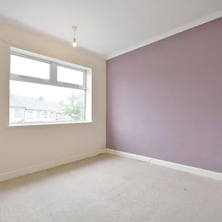 Rent this 3 bed apartment on 38 Lauderdale Avenue in Coventry, CV6 4LG