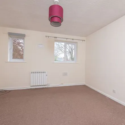 Rent this 1 bed townhouse on Dart Road in Farnborough, GU14 9PA