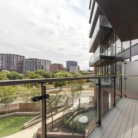 Image 7 - Orchard Wharf, Silvocea Way, London, E14 0TY, United Kingdom - Apartment for rent