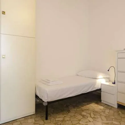 Image 6 - Viale Carlo Berti Pichat, 40126 Bologna BO, Italy - Apartment for rent