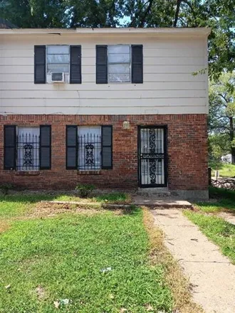 Buy this 3 bed house on 1805 Overton Mnr West in Memphis, TN 38127
